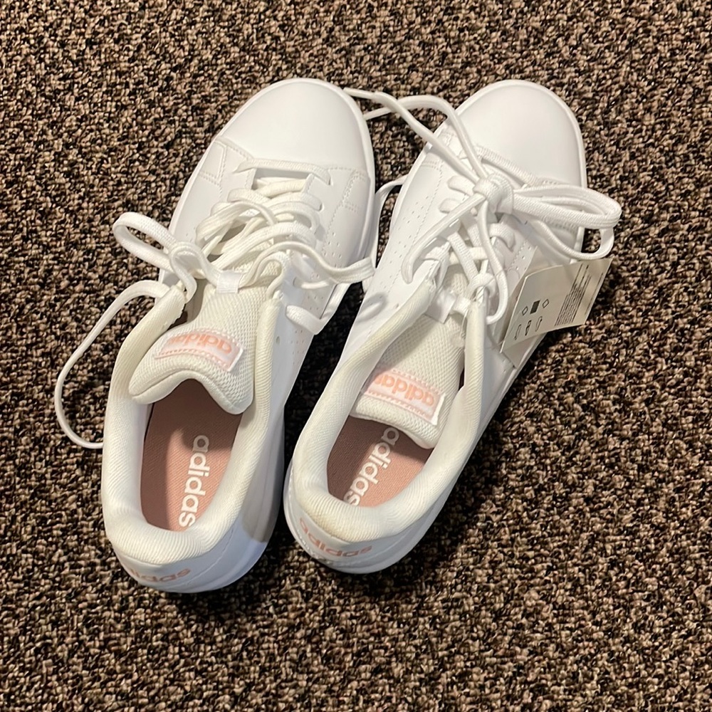 Adidas Advantage Sneaker - size 7.5